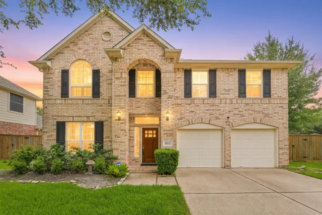 Popular Lakewood Grove Sec 6 Real Estate
