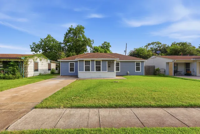 Cheap Freeway Manor Sec 01 Real Estate