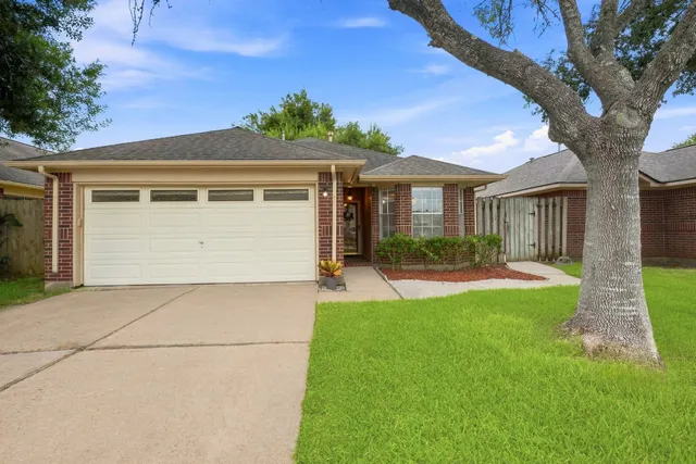 Popular Amburn Park Real Estate