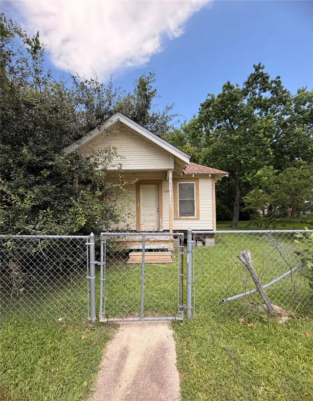 Popular Pelly Sec 01 Real Estate