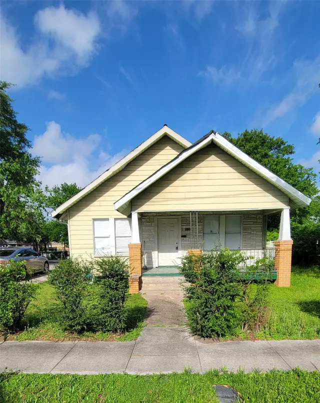 Popular DE NOYLE Real Estate
