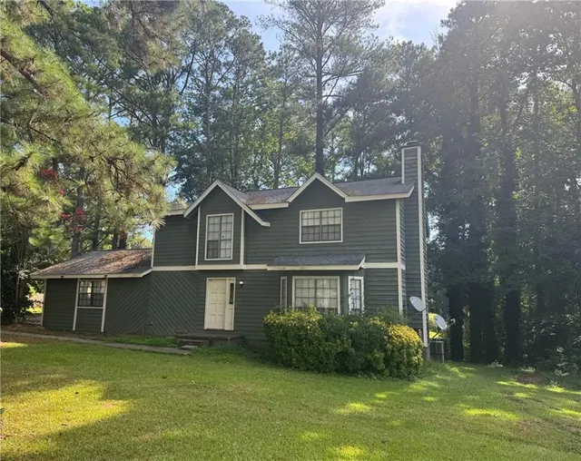 Popular Lake Chase Real Estate