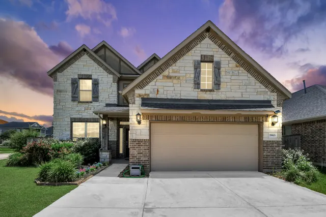 Popular Young Ranch Sec 1 Real Estate