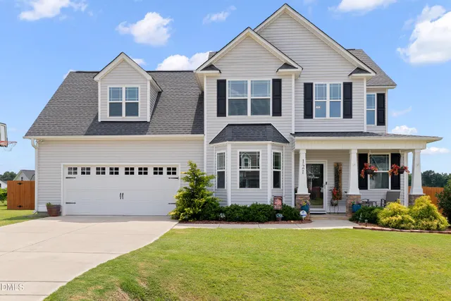 Popular Lynchford Pointe Real Estate