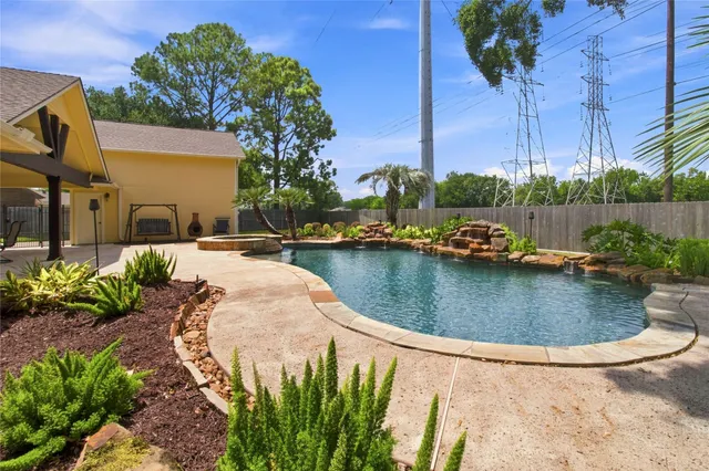 Popular Canterbury Place Real Estate