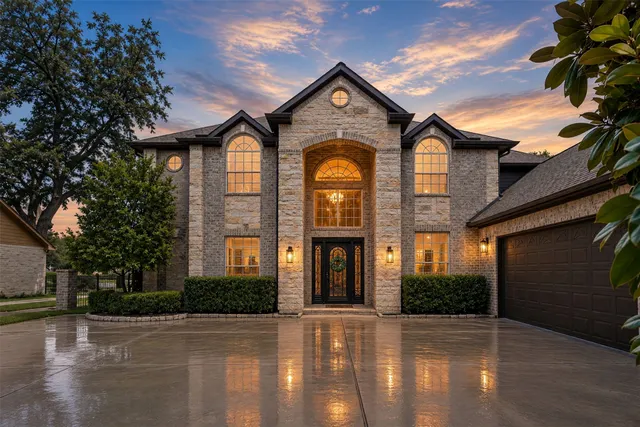 Popular Weston Lakes Real Estate