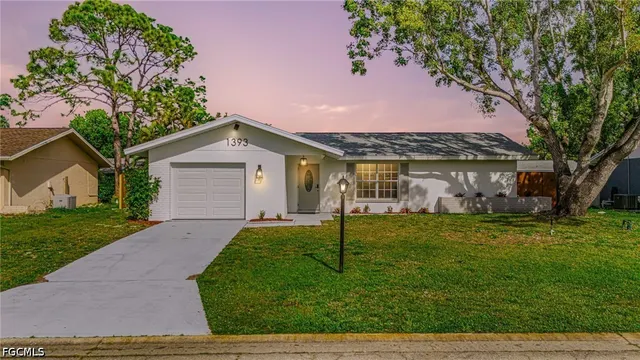 Popular FOXMOOR PINES Real Estate