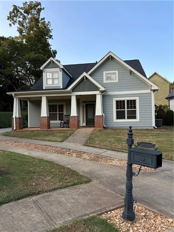 Popular The Hampton's Real Estate