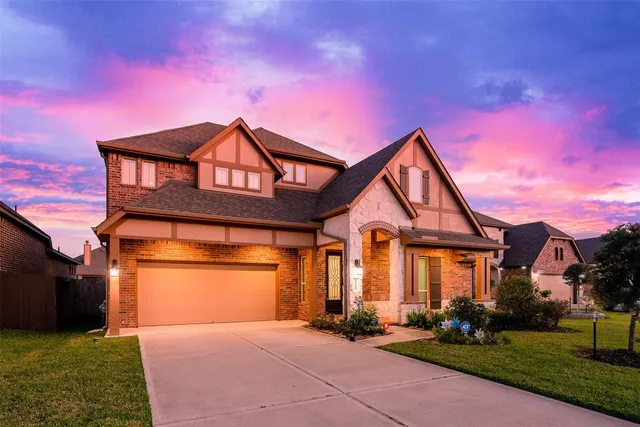 Popular Windsor Estates Real Estate