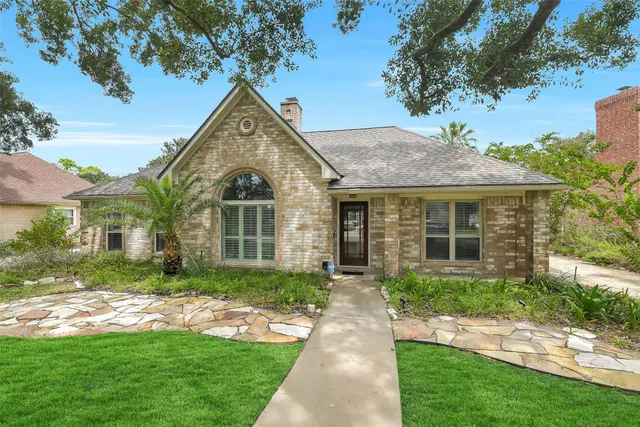 Popular Copperfield Southdown Village Real Estate