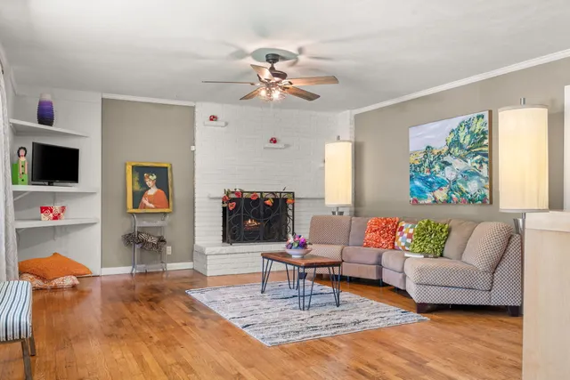 Popular Grandview Terr Real Estate