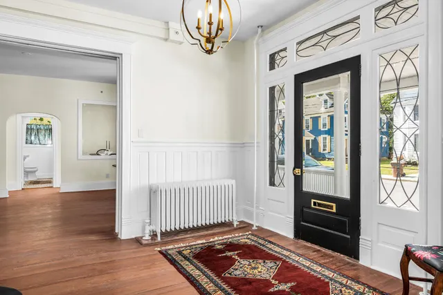 Popular Cambridge Historic District Real Estate