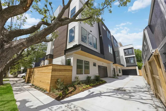 Popular Peden Street Living Real Estate