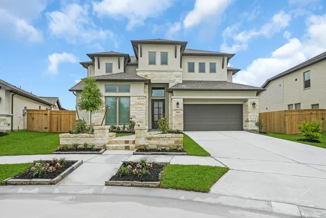 Popular Sienna Sec 33b Real Estate