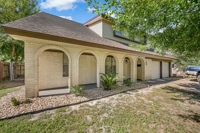 Popular Park View Manor Sec 01 Real Estate
