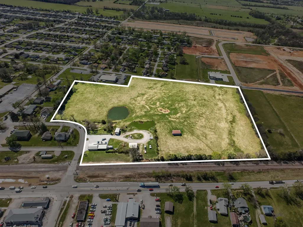 303 Washington St, Strafford, MO 65757