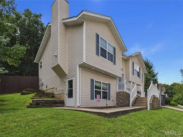 Popular Hideaway Valley Real Estate
