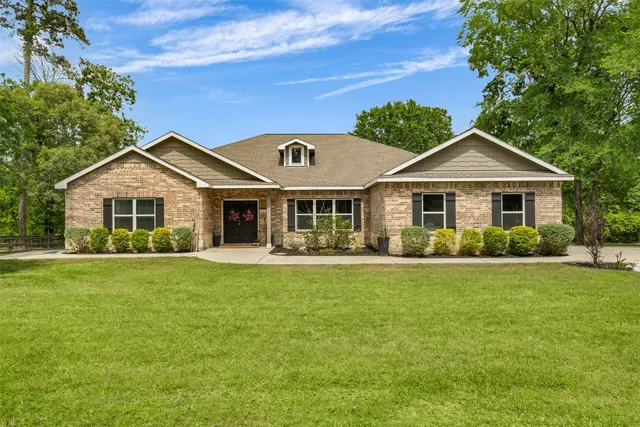 Popular Magnolia Crossing Real Estate