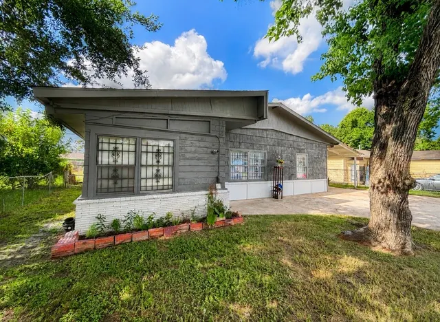Popular Chatwood Place Real Estate