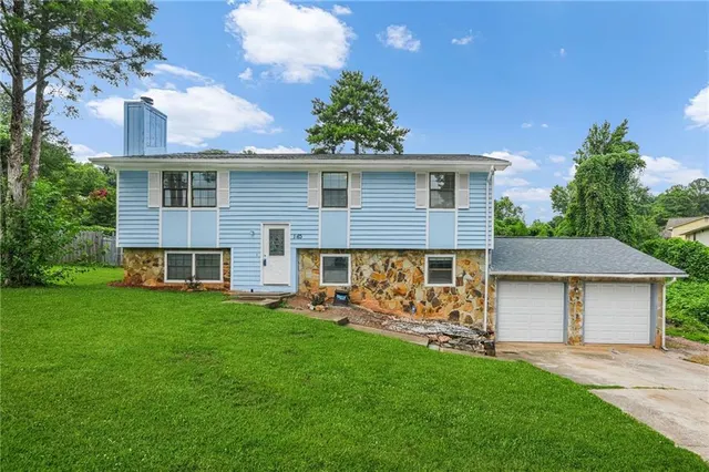 Popular Crystal Lakes Real Estate