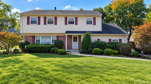 Popular Lake Nanuet Real Estate