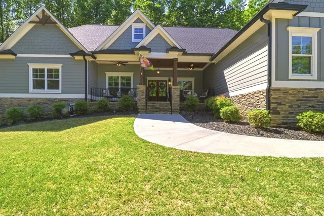 Popular Hampton Farms Real Estate