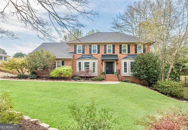 Popular Roswell Real Estate