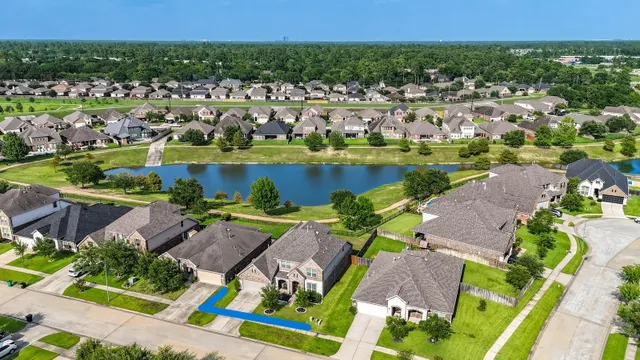Popular Wimbledon Falls Sec 7 Real Estate