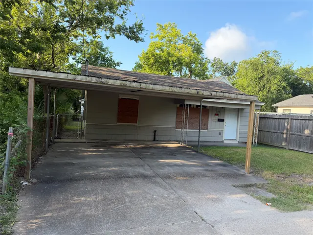 Popular Lexington Place Real Estate
