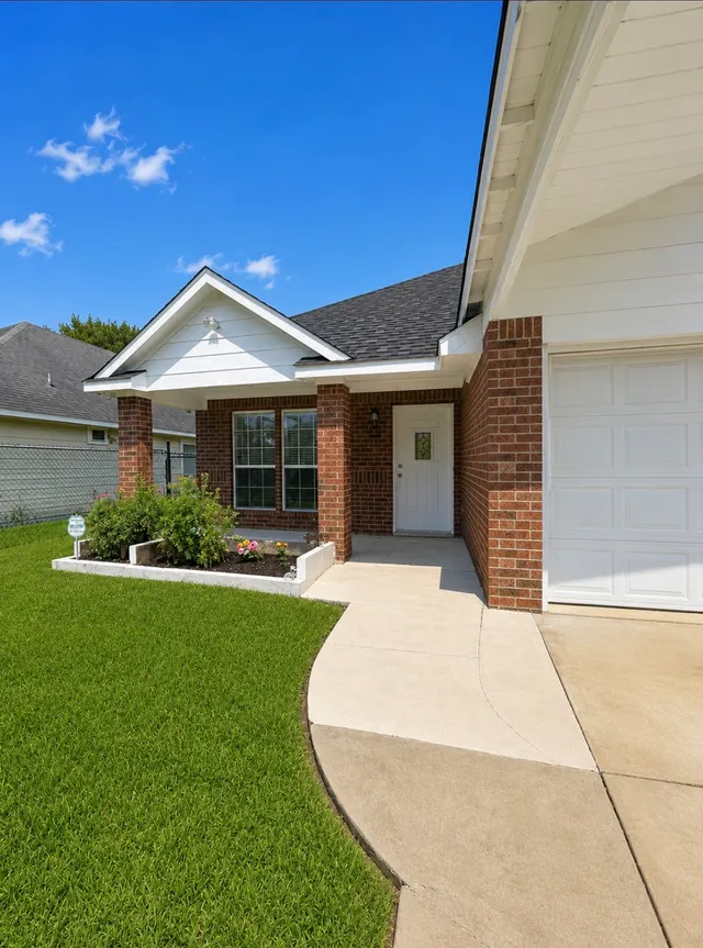 Popular Easthaven Real Estate