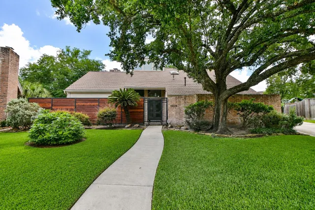 Popular Lakeside Place Sec 03 Real Estate