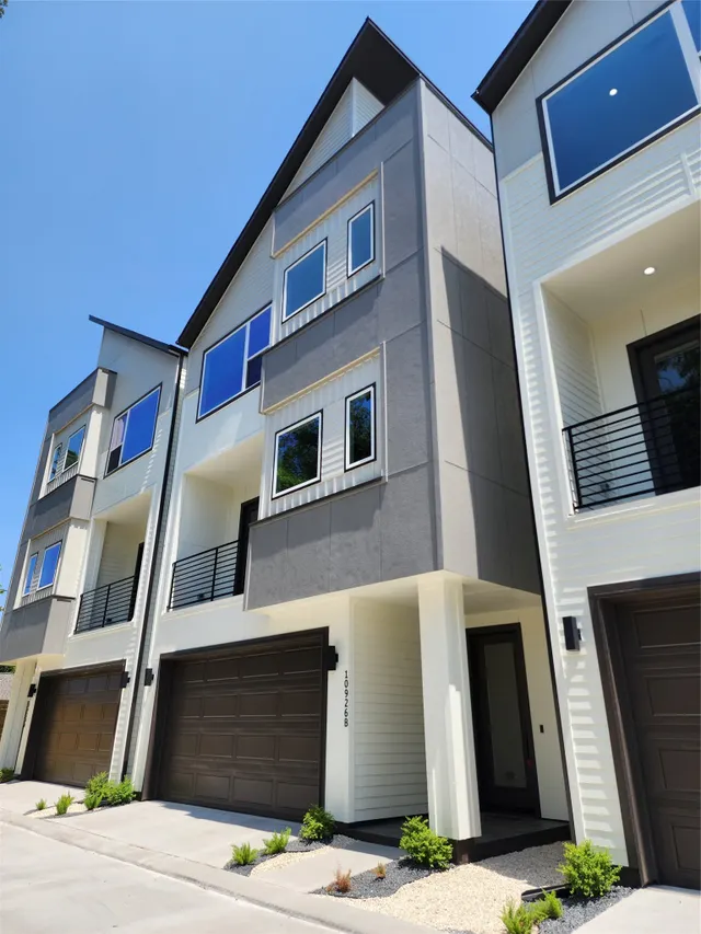 Popular Ivyridge Square Real Estate