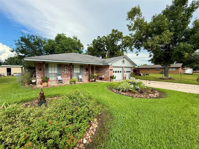 Popular HILL-N-DALE Real Estate