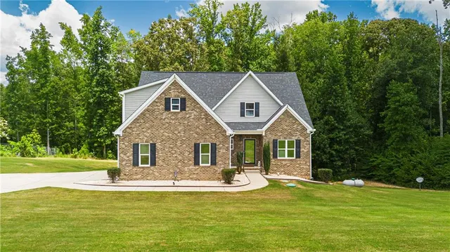 Popular Hampton Place Real Estate