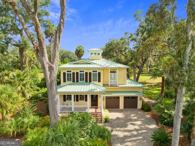 Popular Sanctuary Cove Real Estate