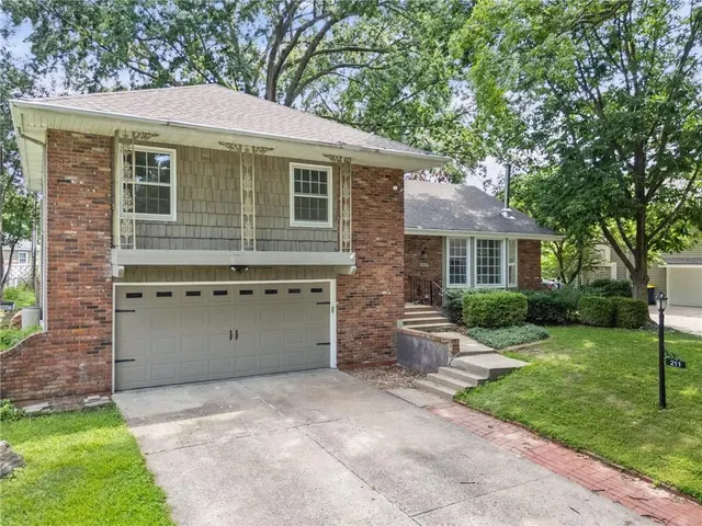 Popular Country Lane Estates Real Estate