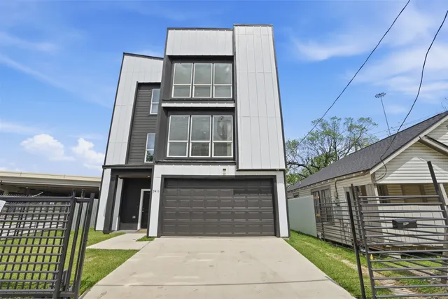 Popular Gaytan Place Real Estate