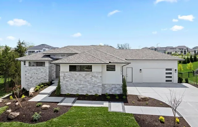 Popular Leawood Meadows Real Estate