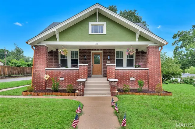 Popular Olde Towne Place Real Estate