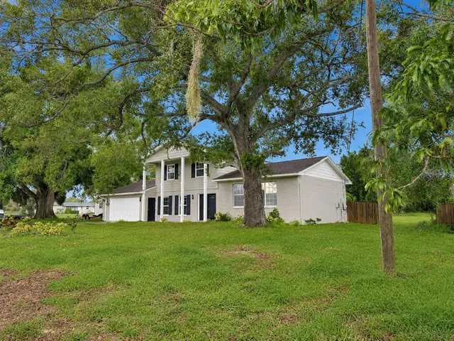 Popular PELICAN POINT Real Estate