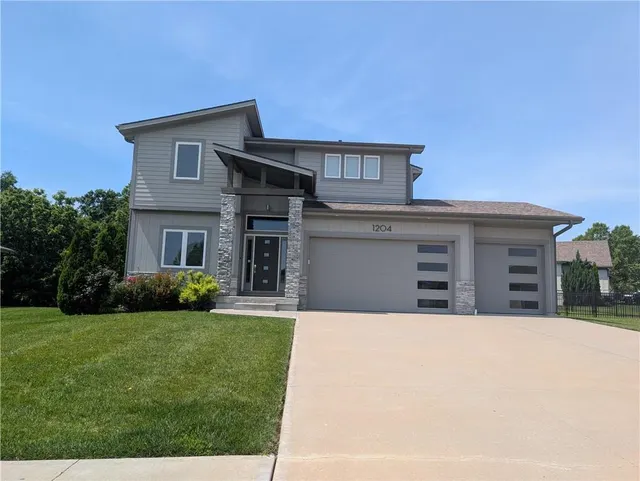 Popular Cayhill Real Estate