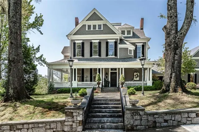 Popular Between the Rivers Real Estate