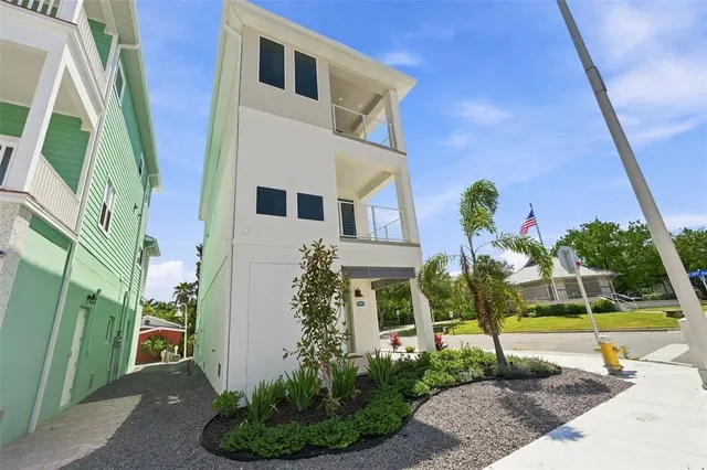 Popular Indian Shores Real Estate