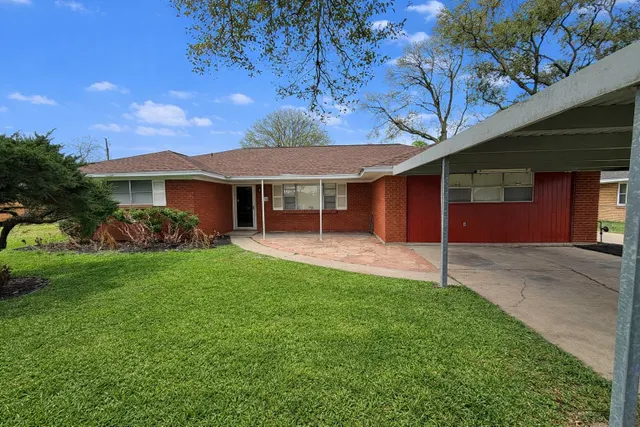 Popular Warren Angleton Real Estate