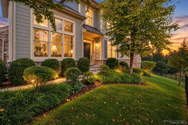 Popular Valeria Real Estate