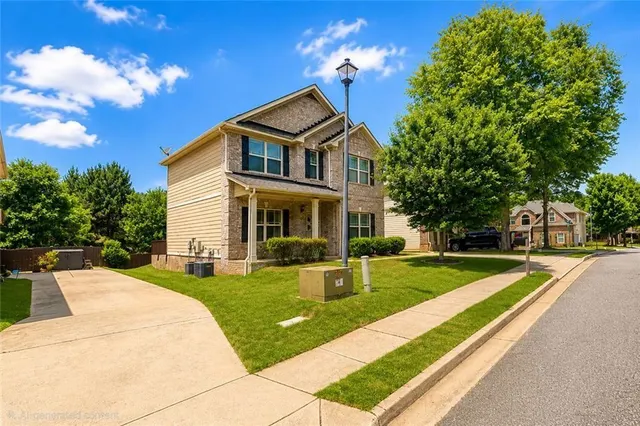 Popular Bullsboro Crossing Real Estate
