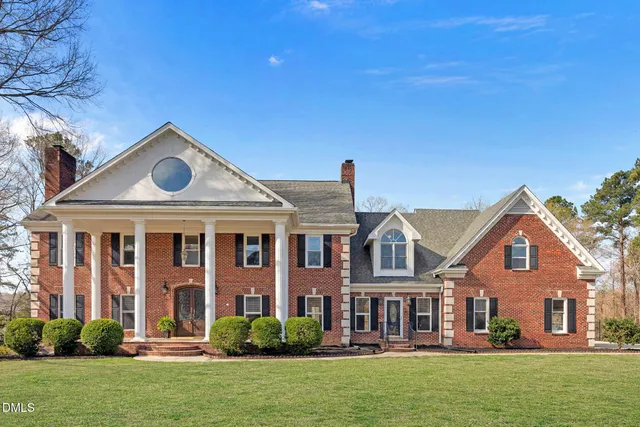 Popular Lakemoor Real Estate