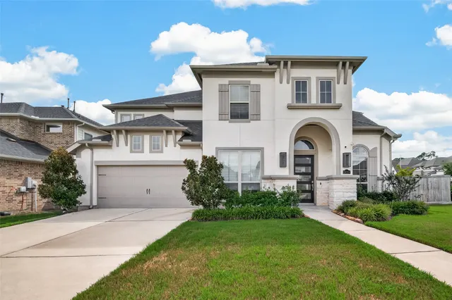 Popular Veranda Sec 38 Real Estate