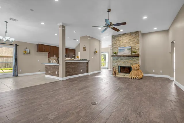 Popular Lakewood Crossing Sec 01 Real Estate