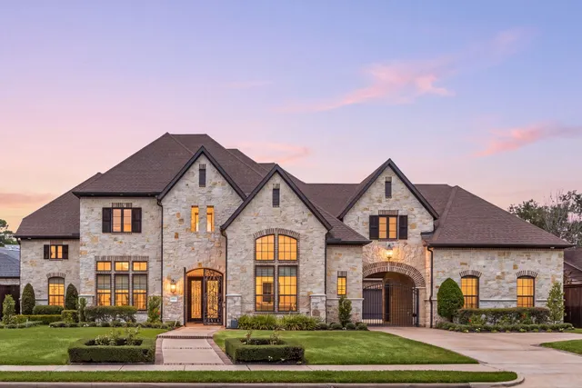 Expensive Monarch Oaks Real Estate